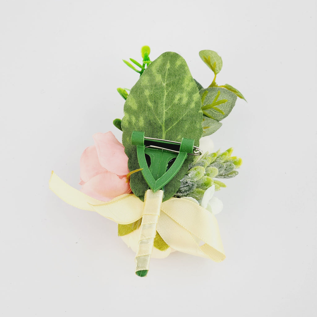 ELEGANT FLORA CORSAGE