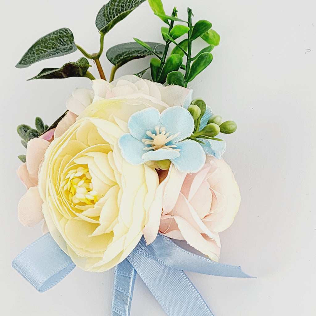 PETALPRIDE CORSAGE