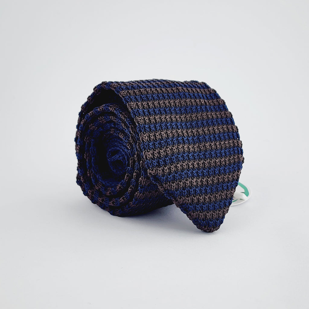 THE THREADED GENTLEMAN