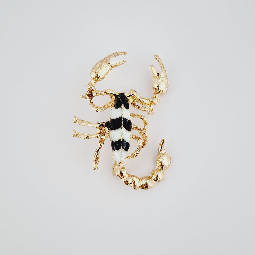 SCORPION ENAMEL BROOCH - GOLDEN BLACK