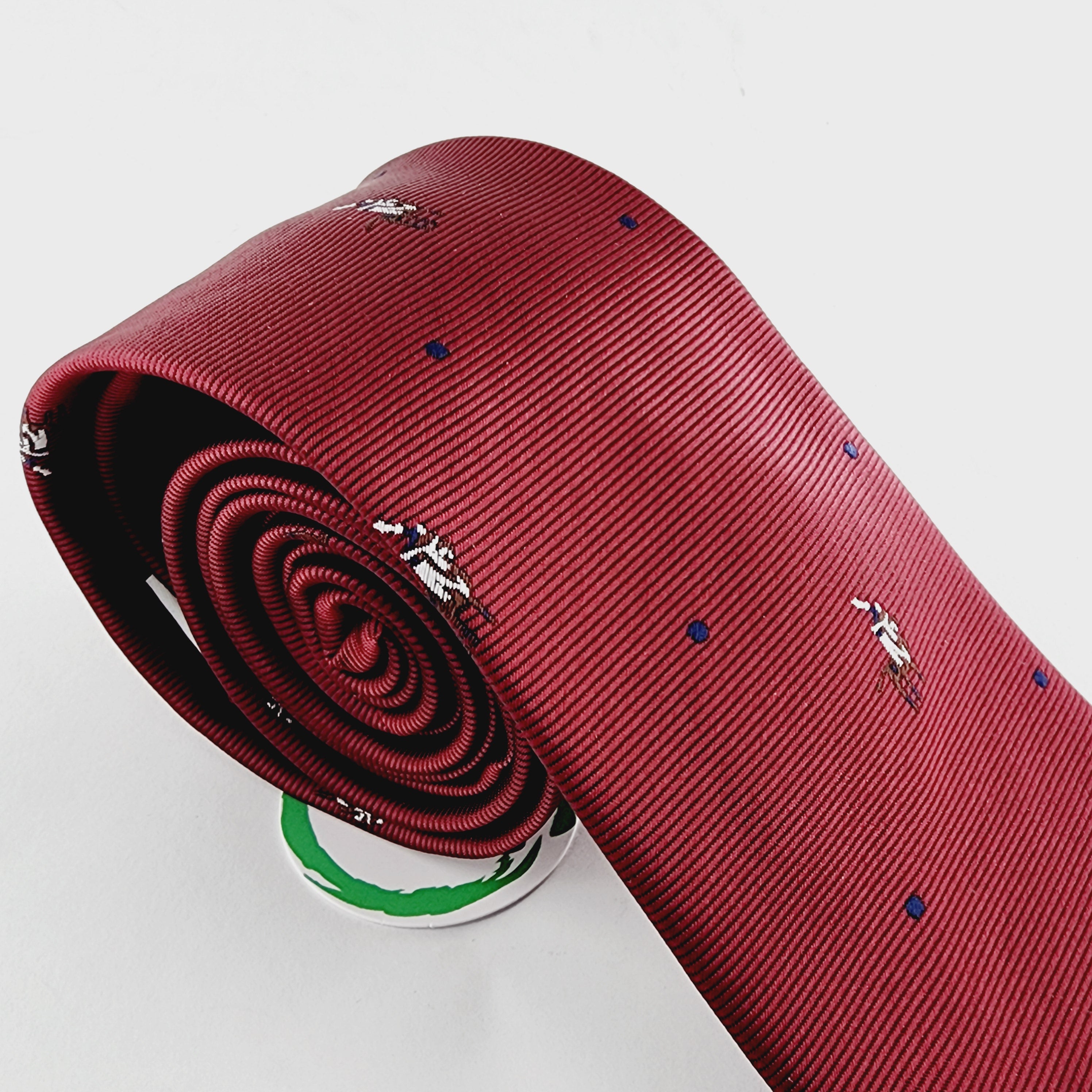 EQUESTRIAN ELEGANCE - MAROON