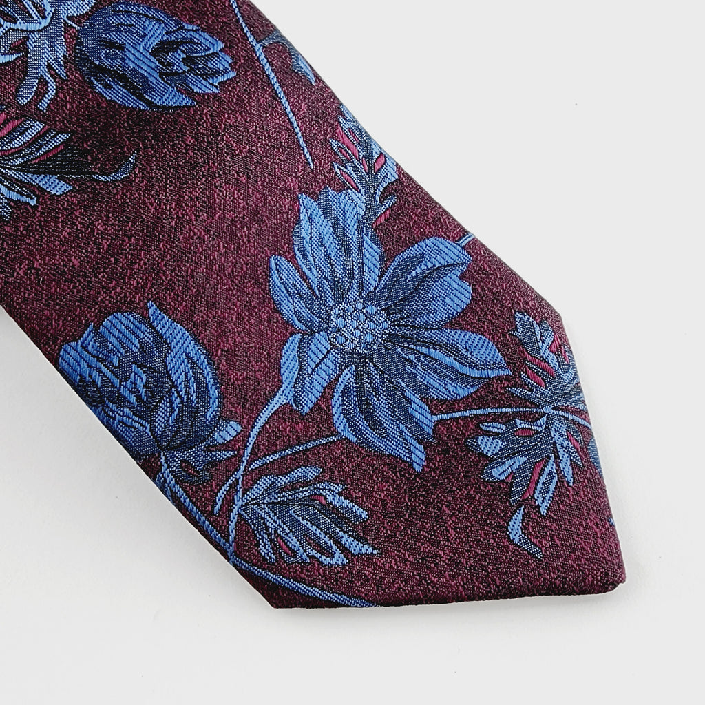 BURGUNDY GARDEN TIE