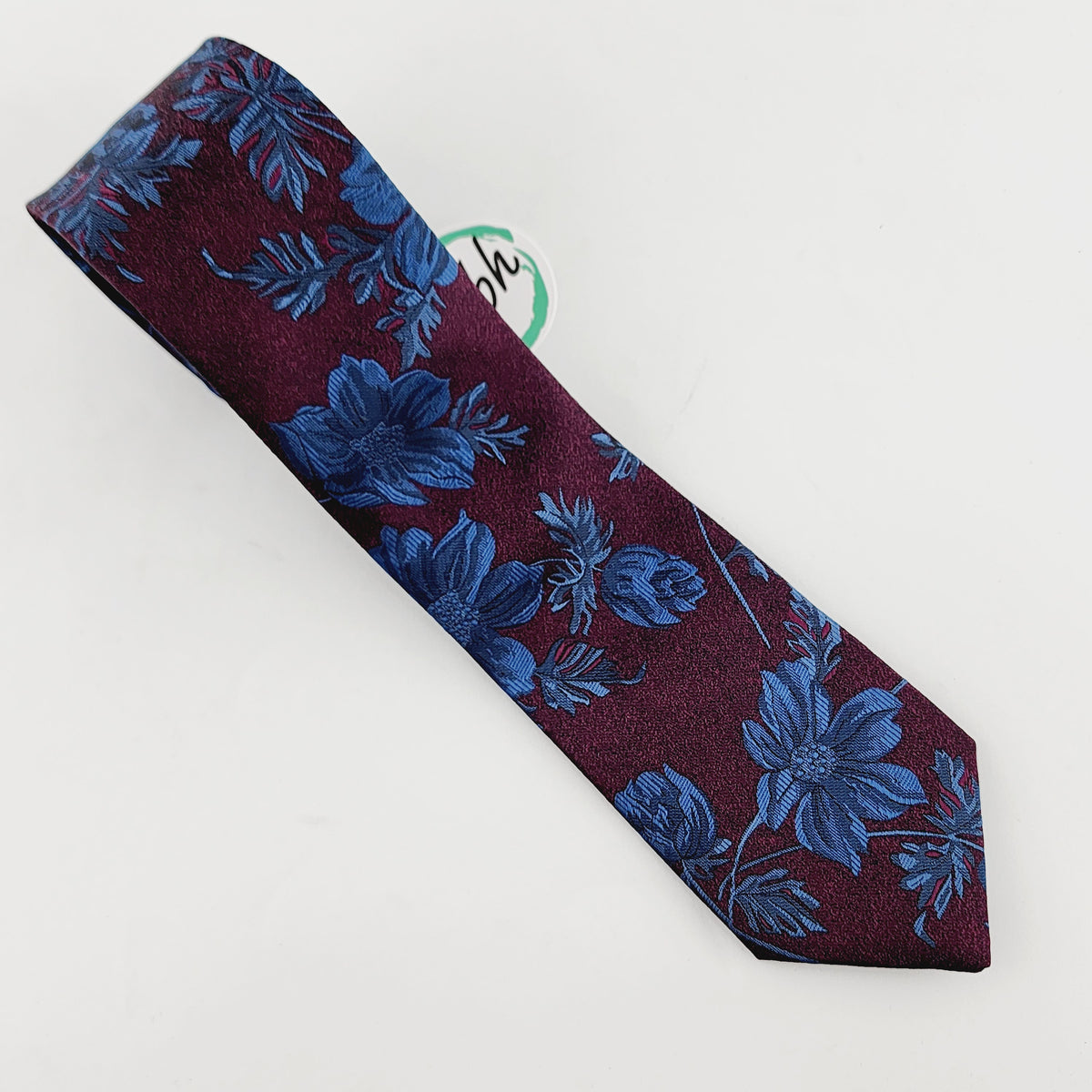 BURGUNDY GARDEN TIE