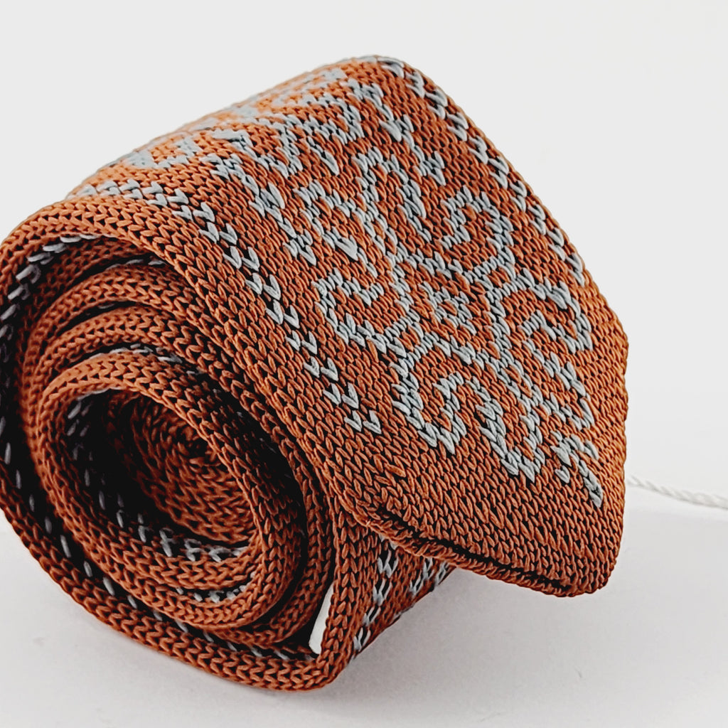 THE KNIT LINE