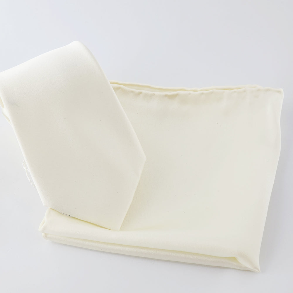 TIMELESS IVORY ELEGANCE