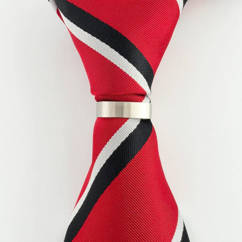THE SILVER EDGE TIE RING