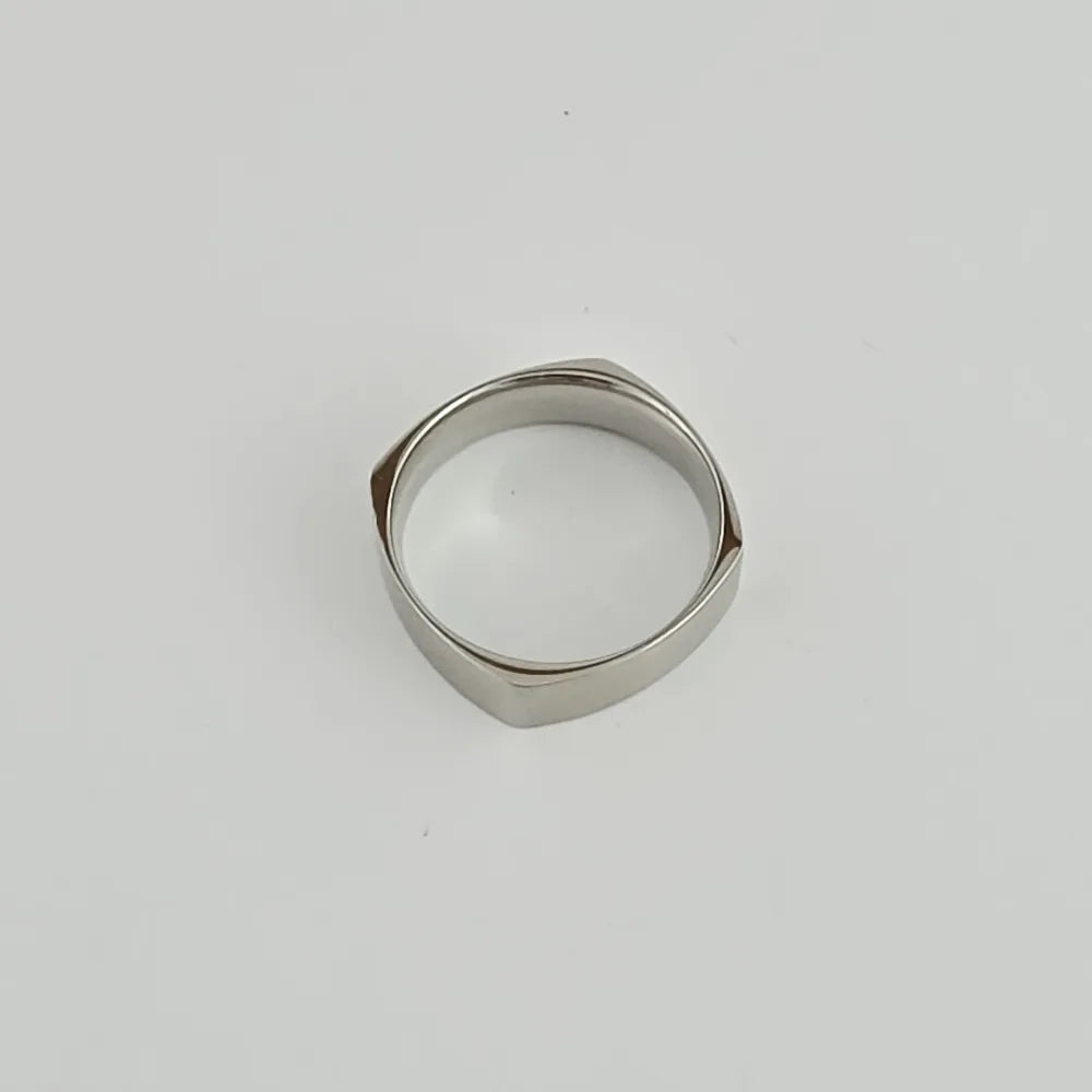 THE SILVER EDGE TIE RING