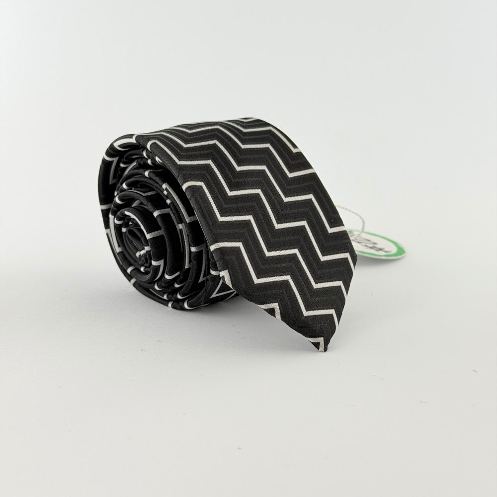 MONOCHROME MOTION TIE