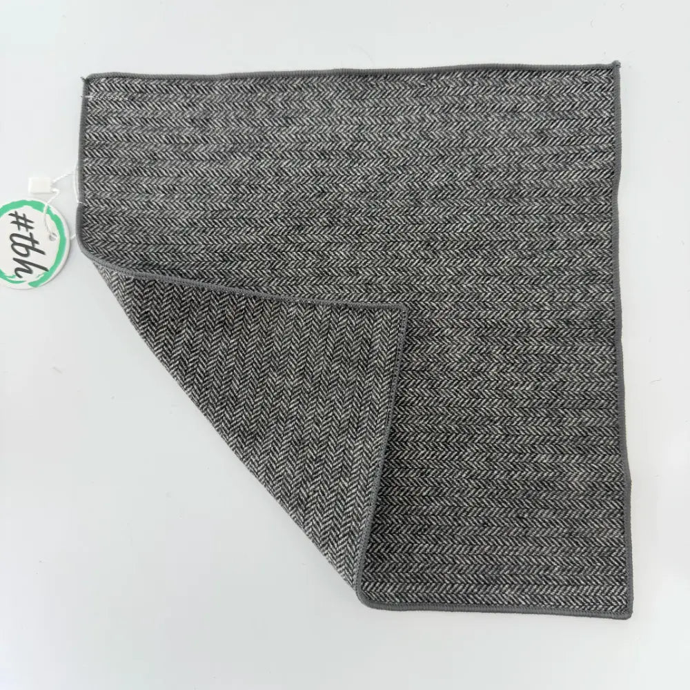 NOIR ÉCHELON WOOL POCKETSQUARE