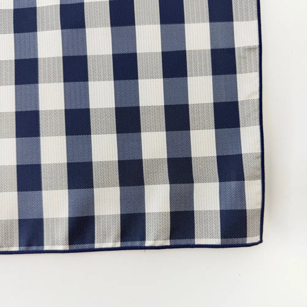 GENTLEMAN'S STANDARD BLUE POCKETSQUARE