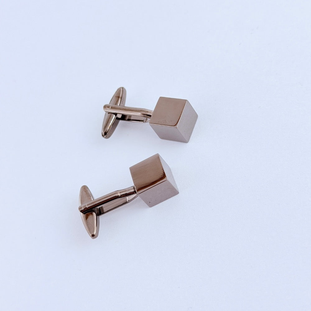 CHARCOAL SOVEREIGN CUFFLINKS
