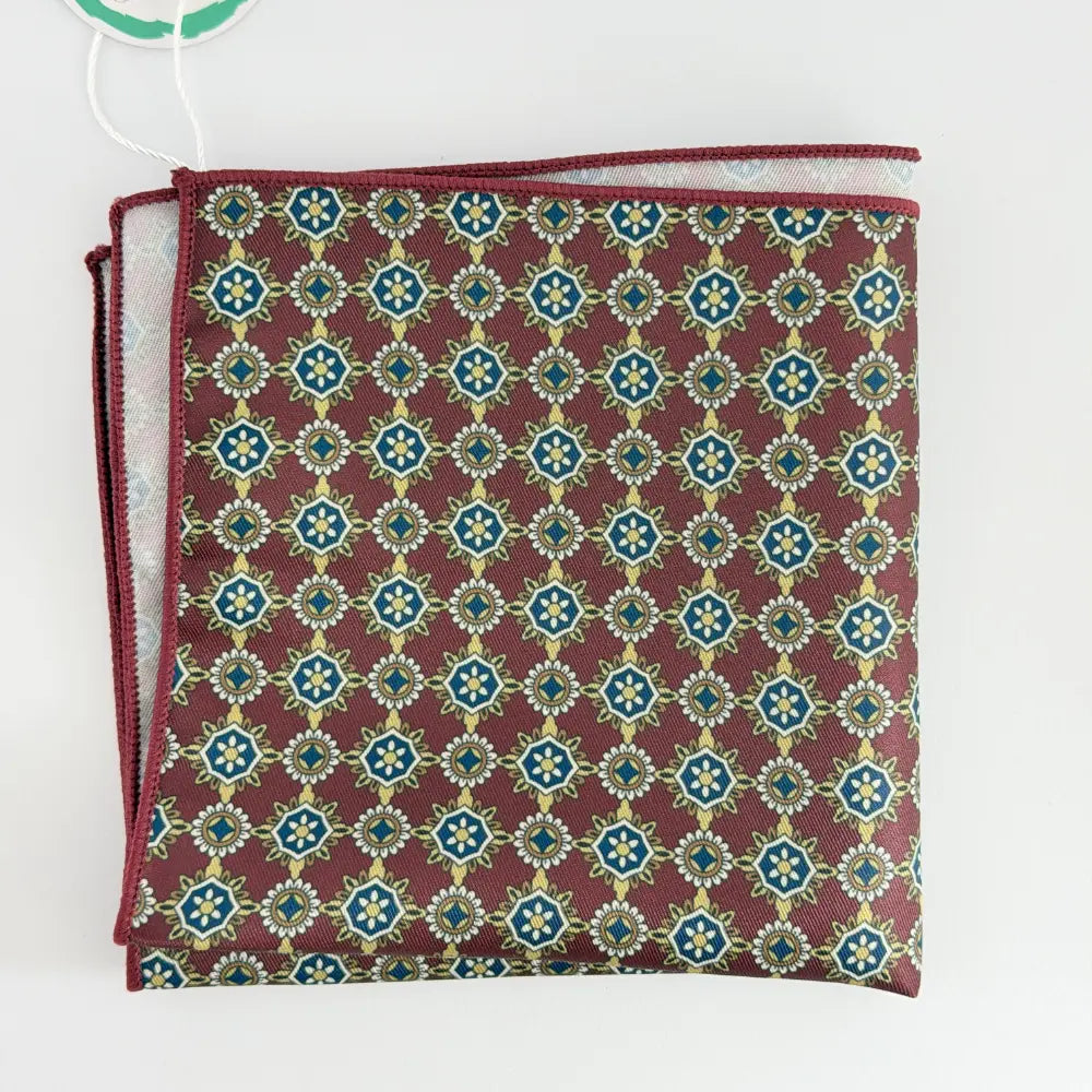 BURGUNDY GEOMETRIC MEDALLION SET