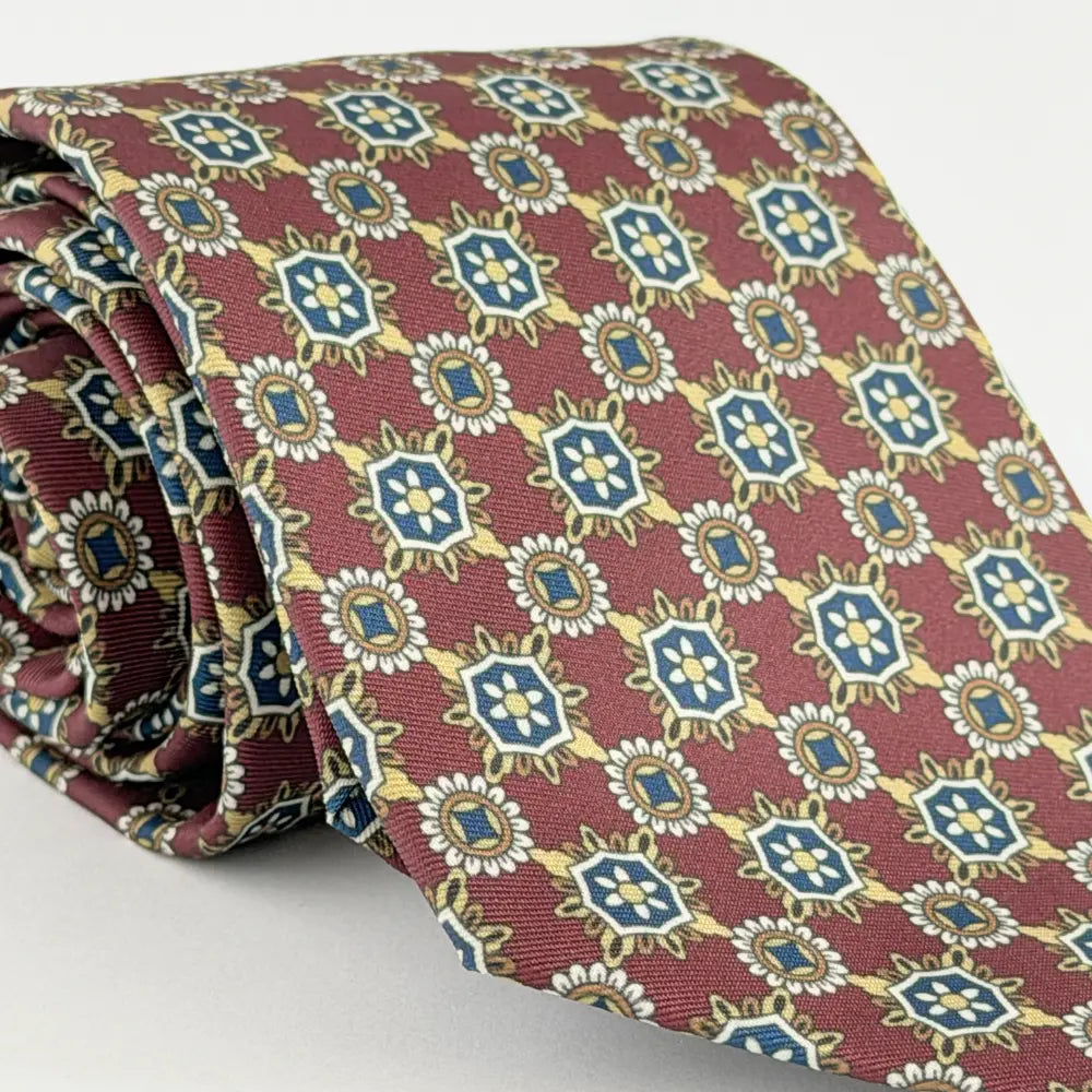 BURGUNDY GEOMETRIC MEDALLION SET
