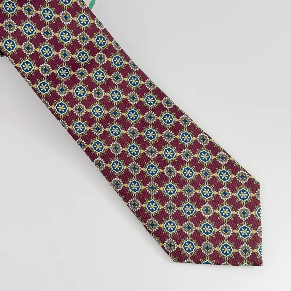 BURGUNDY GEOMETRIC MEDALLION SET
