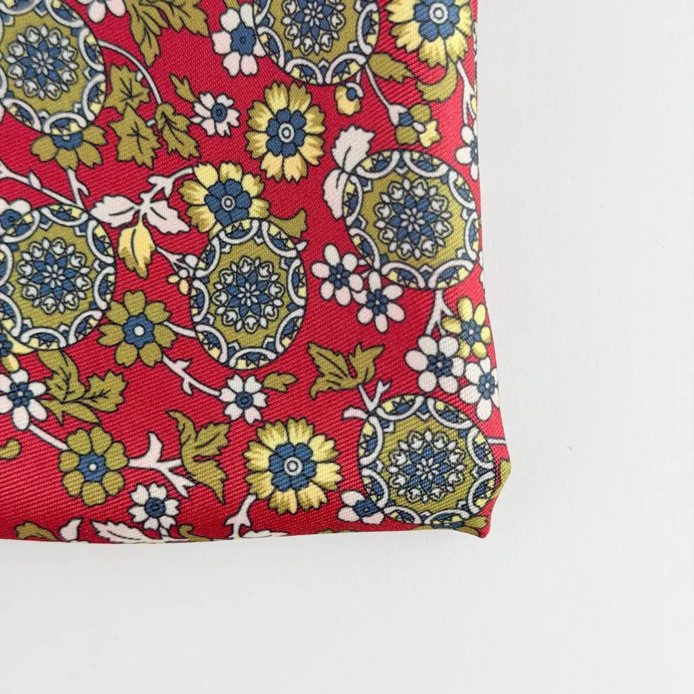 HERITAGE FLORAL MEDALLION SET