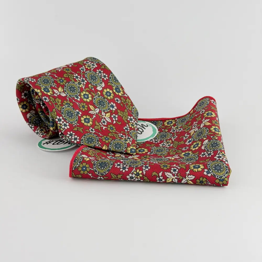 HERITAGE FLORAL MEDALLION SET