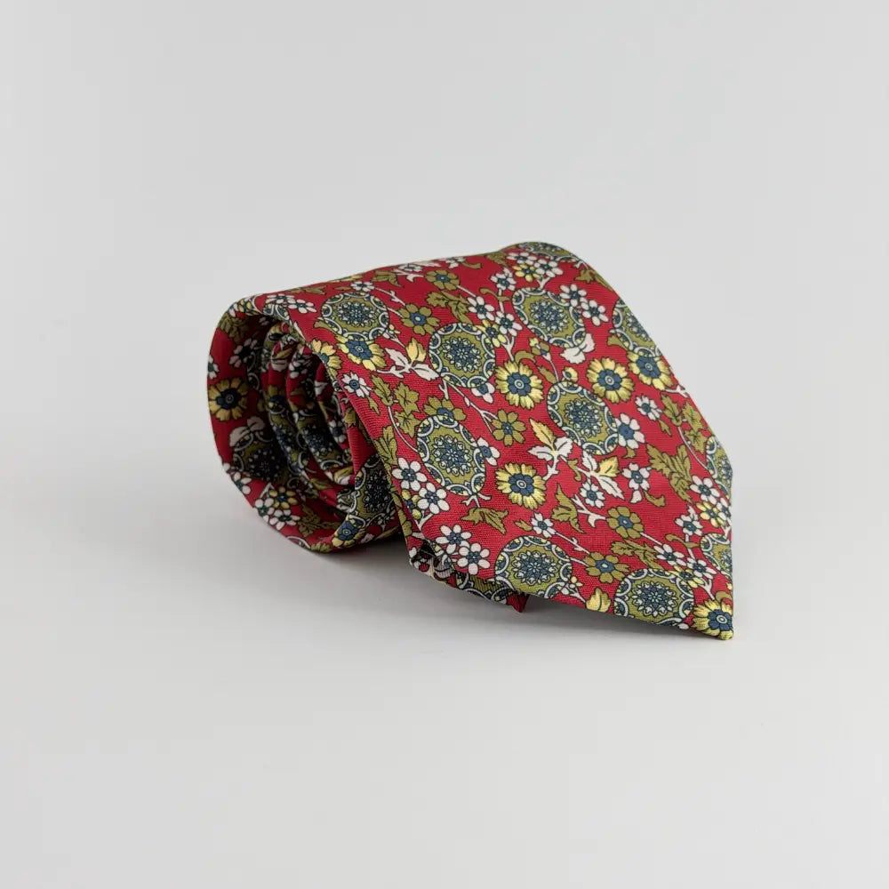 HERITAGE FLORAL MEDALLION SET