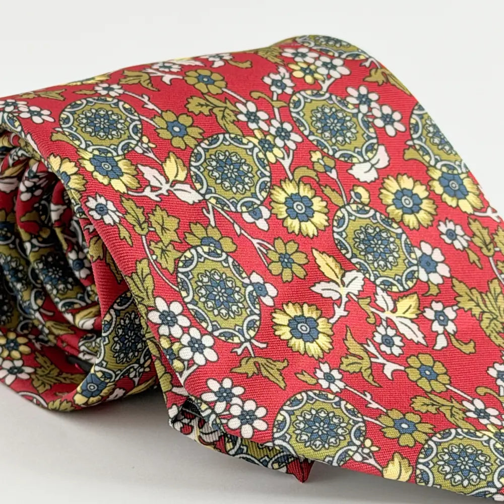 HERITAGE FLORAL MEDALLION SET