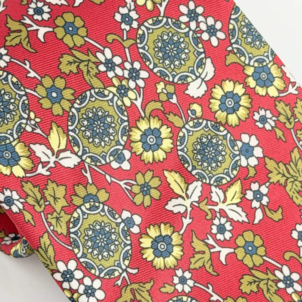 HERITAGE FLORAL MEDALLION SET