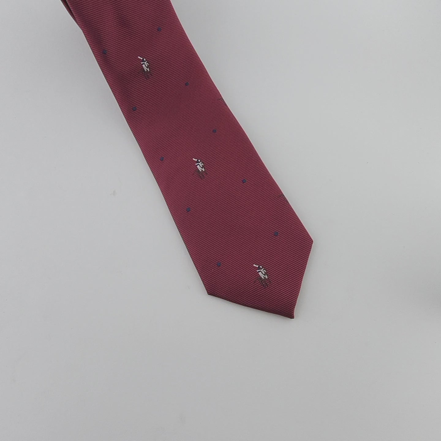 EQUESTRIAN ELEGANCE - MAROON